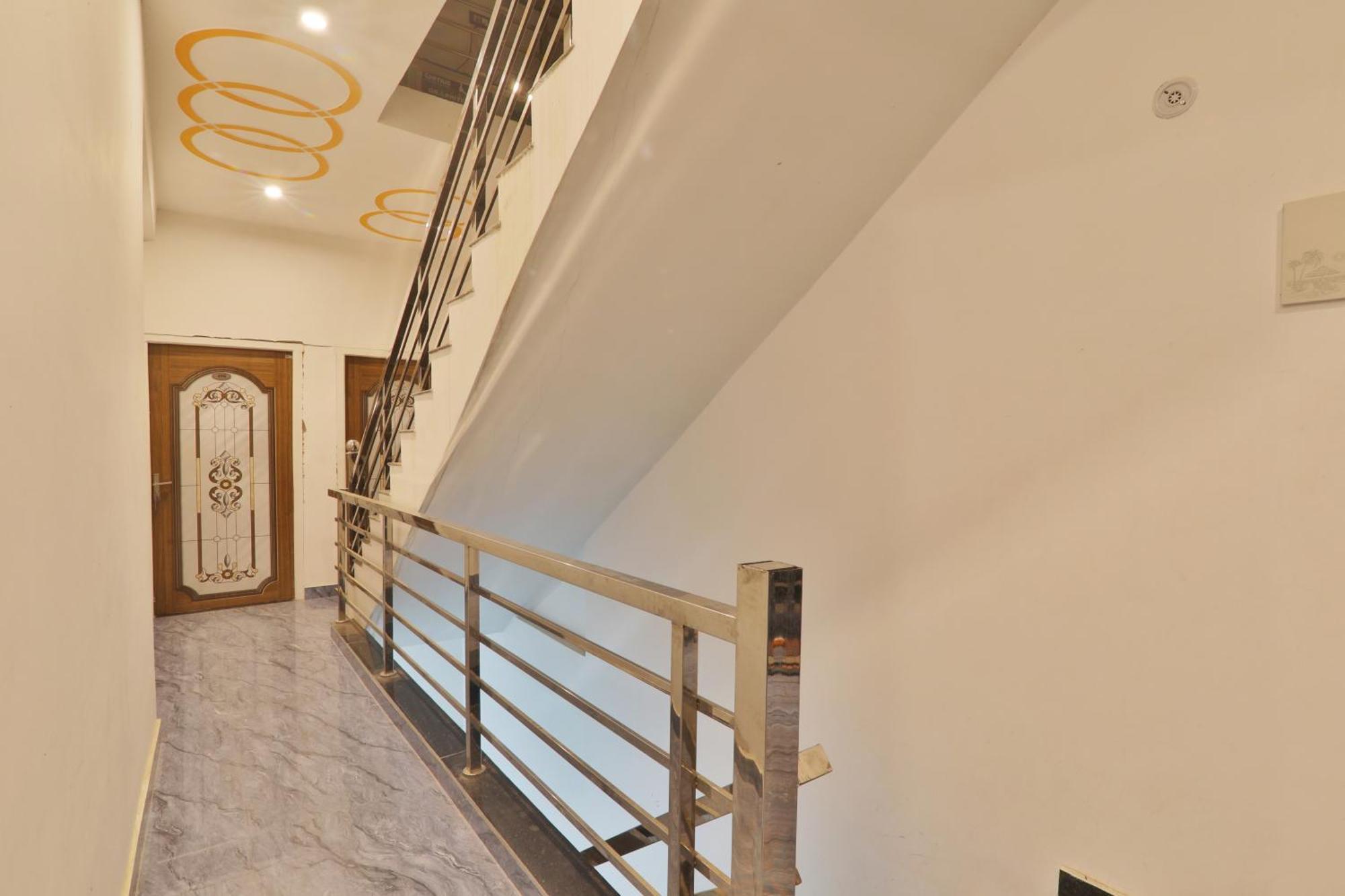 Hotel Ramayan Inn Free Pickup From Ayodhya Dham Junction Extérieur photo